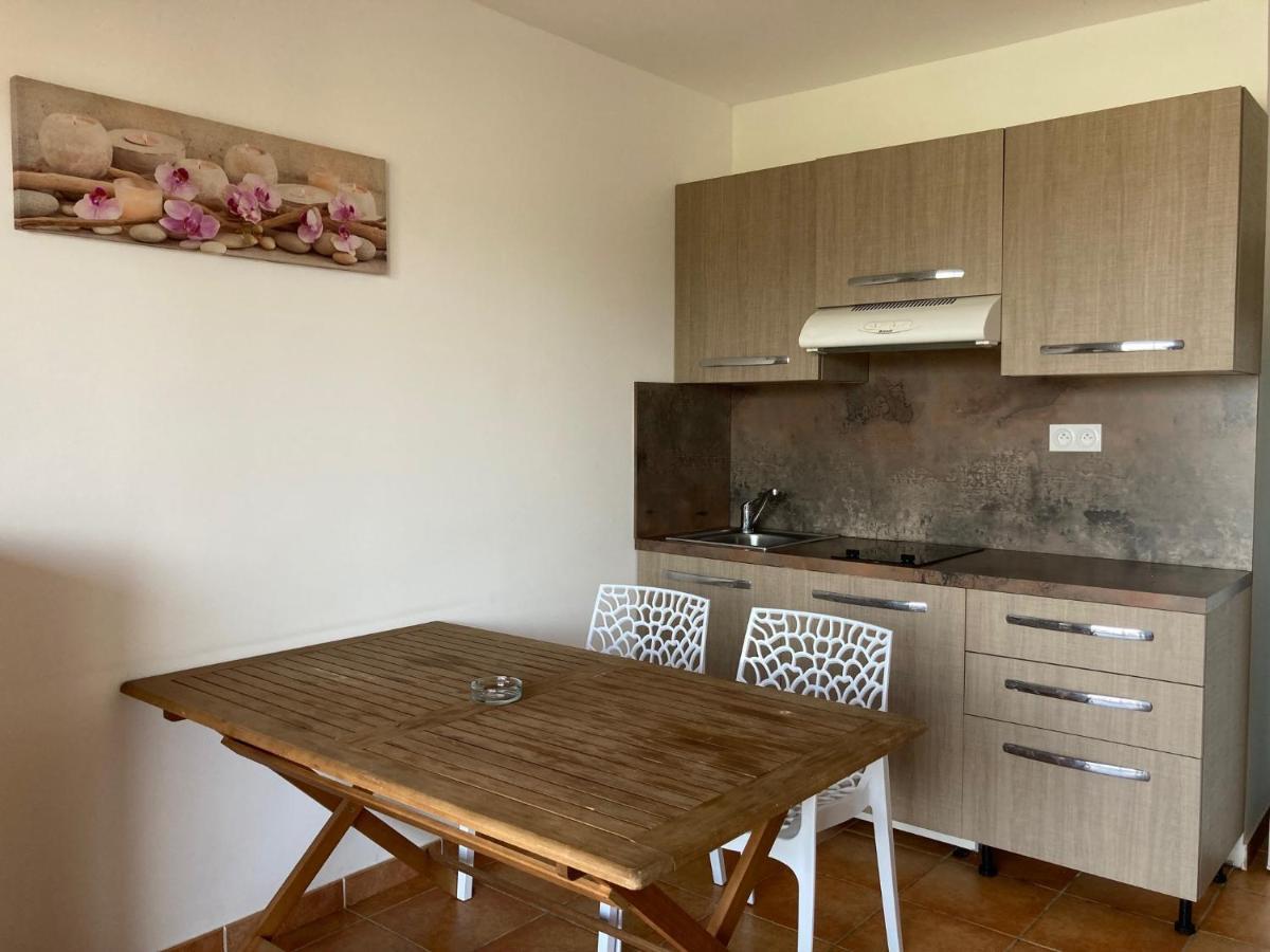 Punta Di Mare Aparthotel Linguizzetta Екстериор снимка