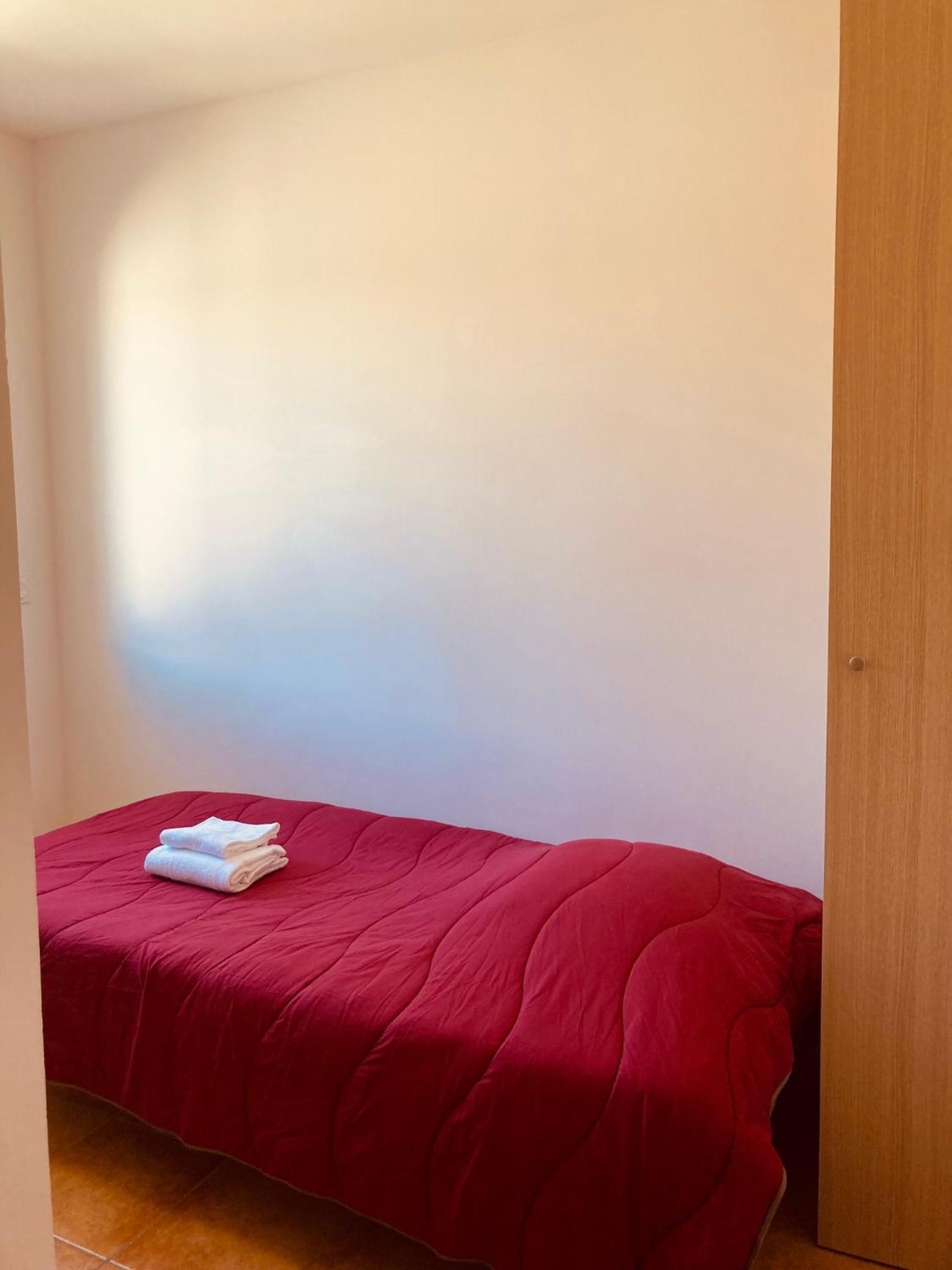 Punta Di Mare Aparthotel Linguizzetta Екстериор снимка