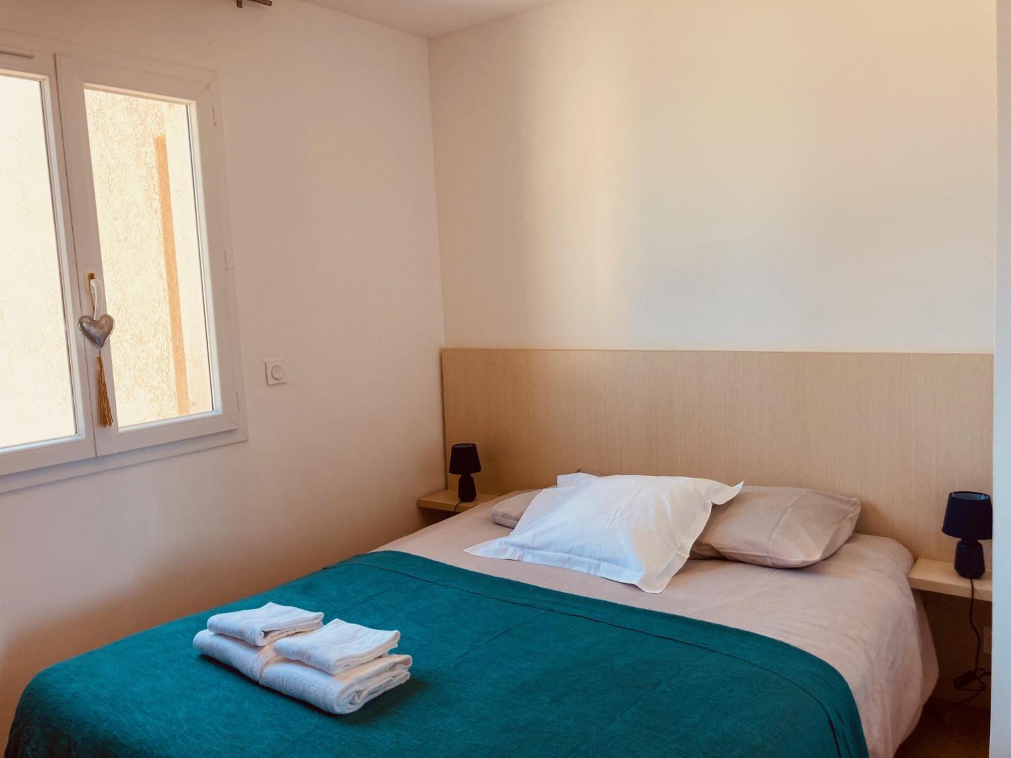Punta Di Mare Aparthotel Linguizzetta Екстериор снимка