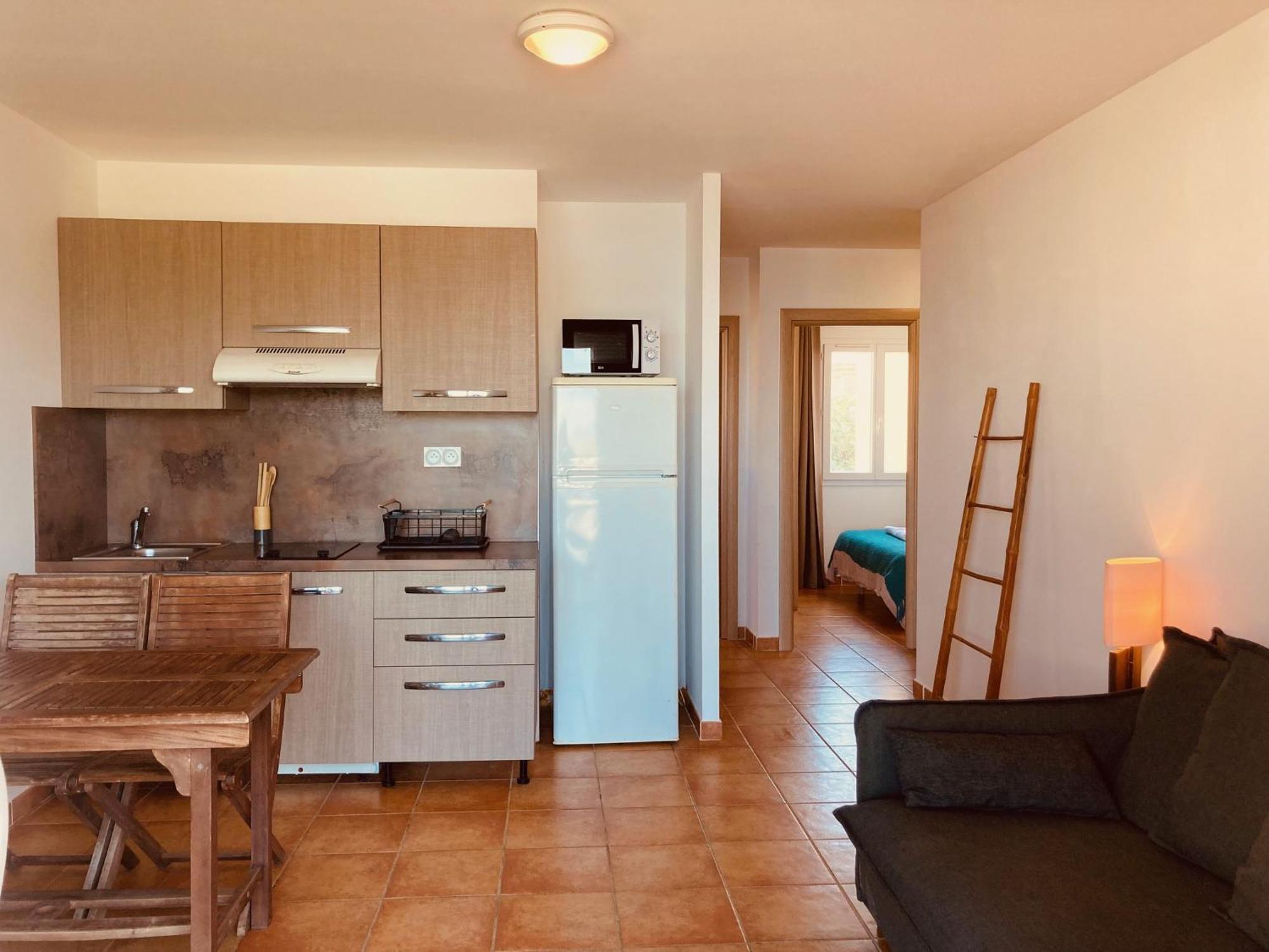 Punta Di Mare Aparthotel Linguizzetta Екстериор снимка